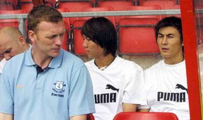 David Moyes , Li Tie and Li Weifeng - Everton