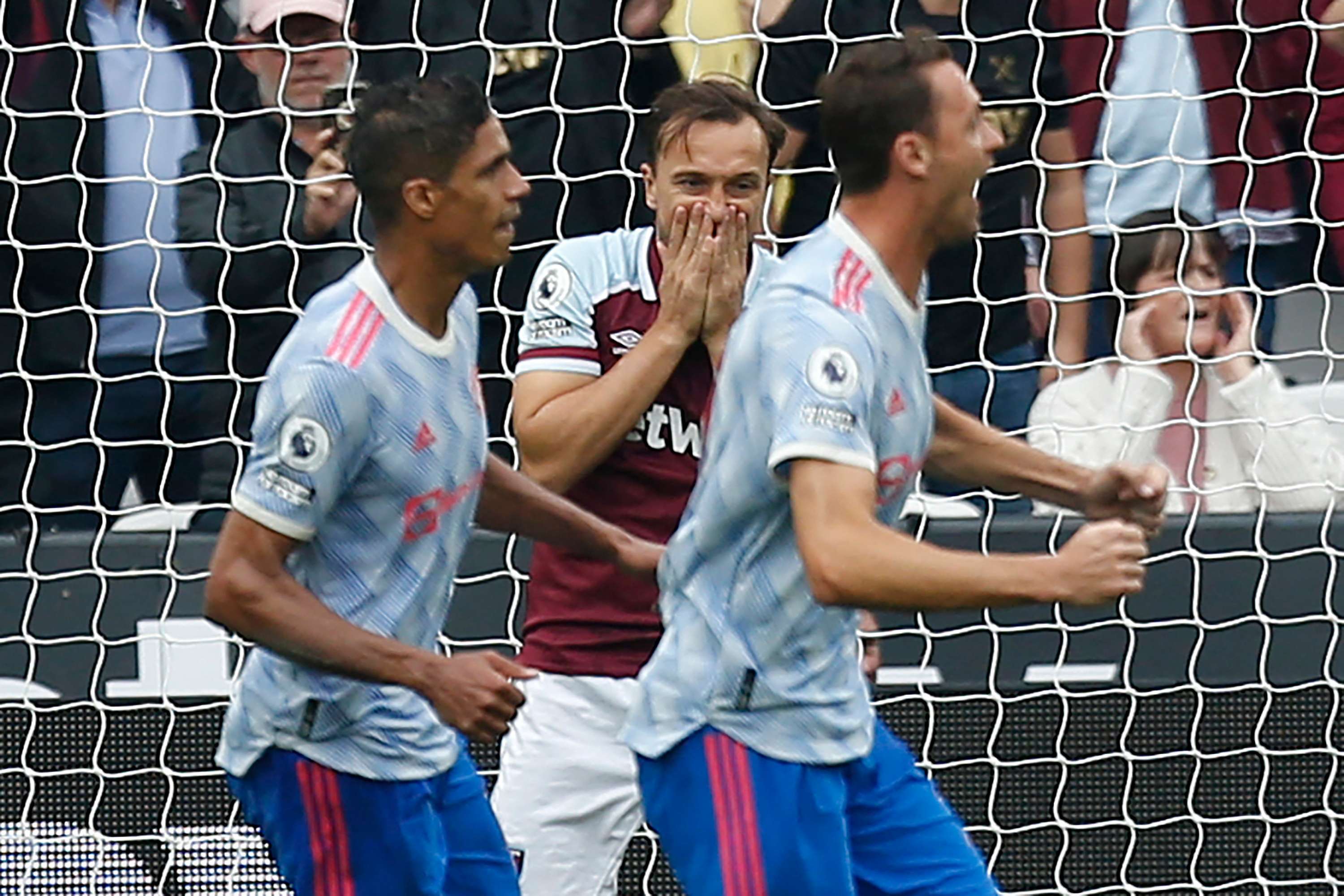 Mark Noble West Ham Manchester United Premier League