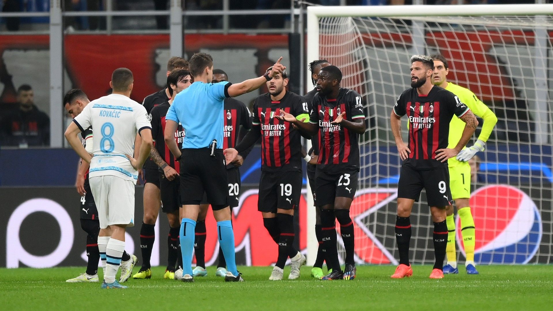 Fikayo Tomori AC Milan 2022-23