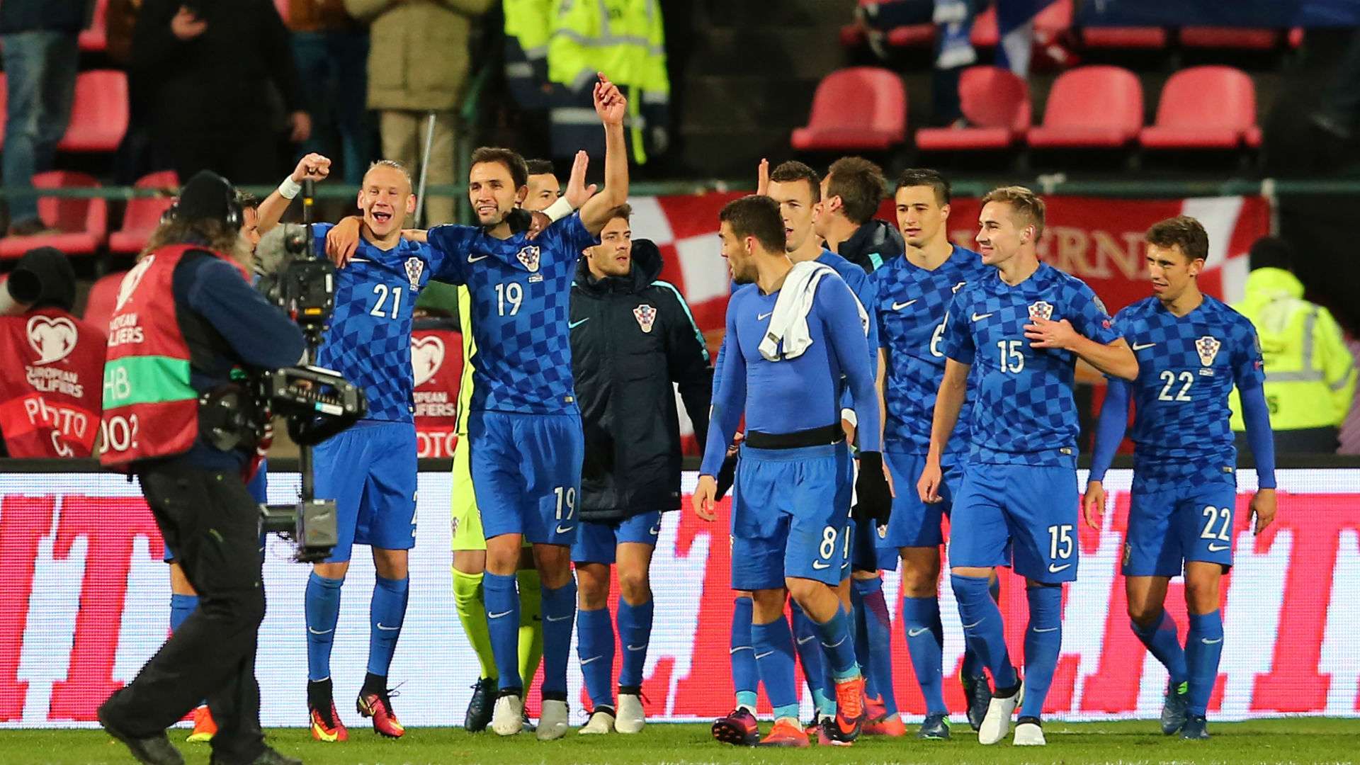 domagoj vida milan badelj - finland croatia - wc qualifier - 09102016