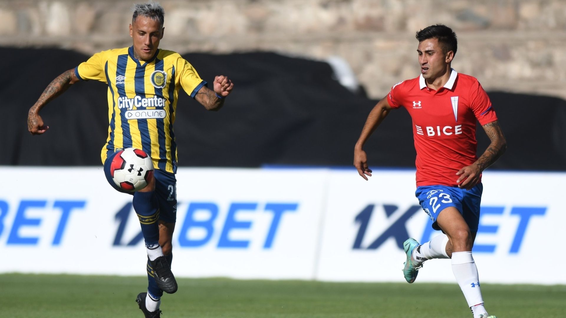 Jhonatan Candia y Byron Nieto Universidad Católica Rosario Central 14012023