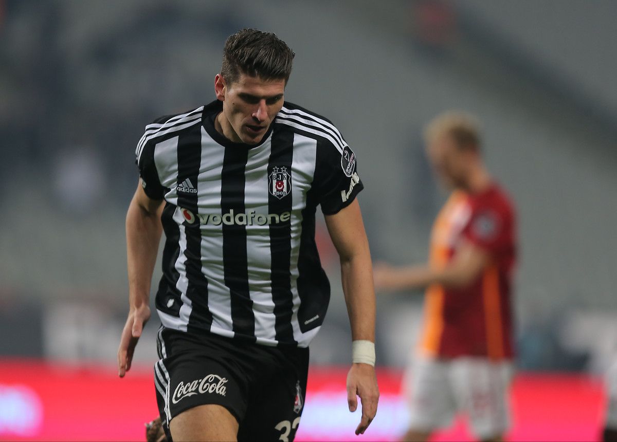 Mario Gomez Besiktas Galatasaray 12/14/15