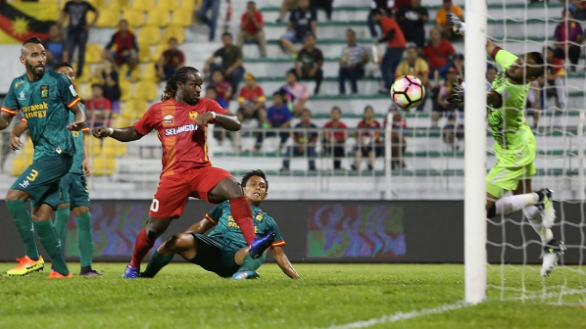 Forkey Doe, Selangor, Sarawak, Super League, 08/04/2017