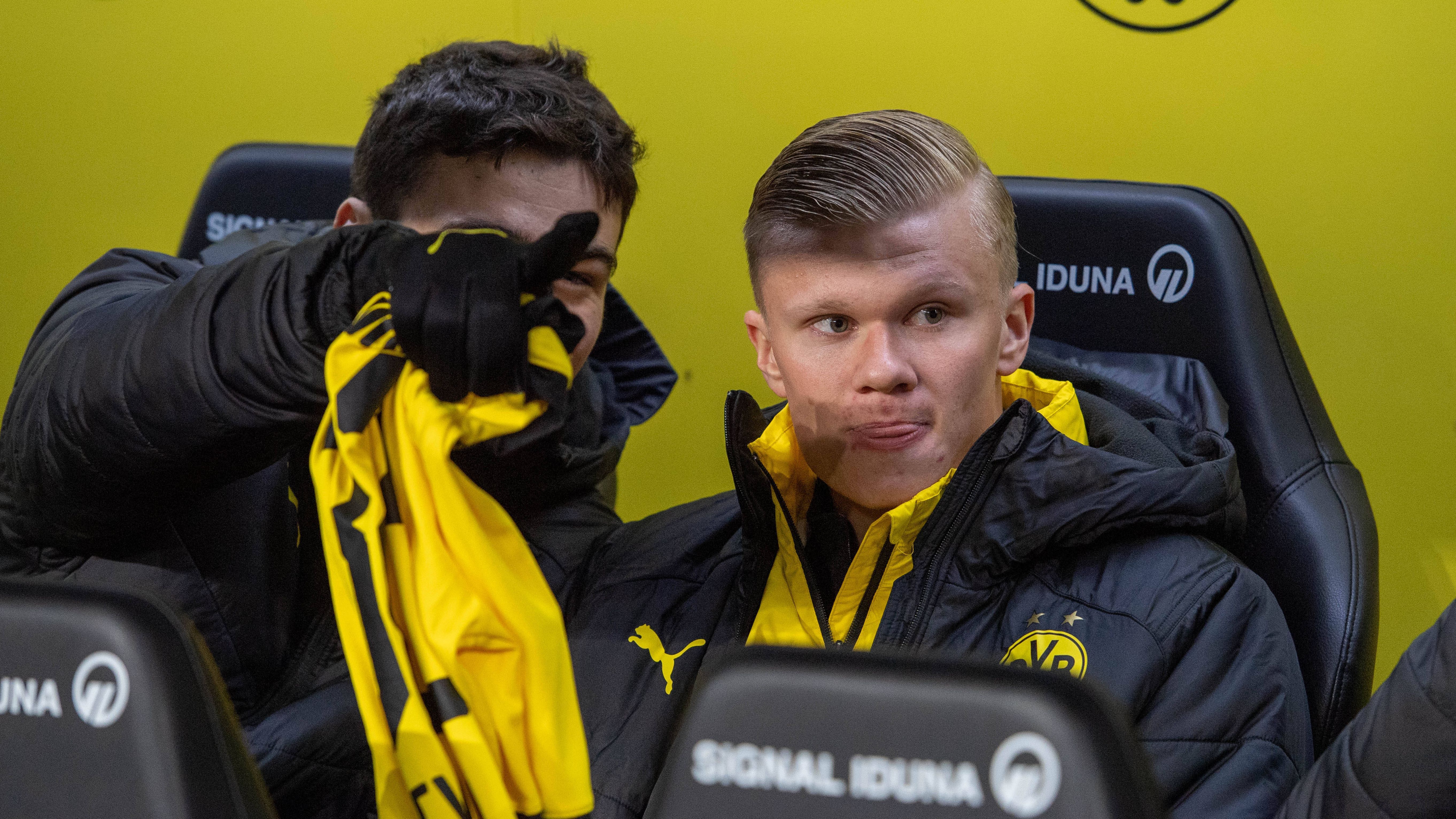 GERMANY ONLY Mateu Morey Erling Haaland BVB Borussia Dortmund