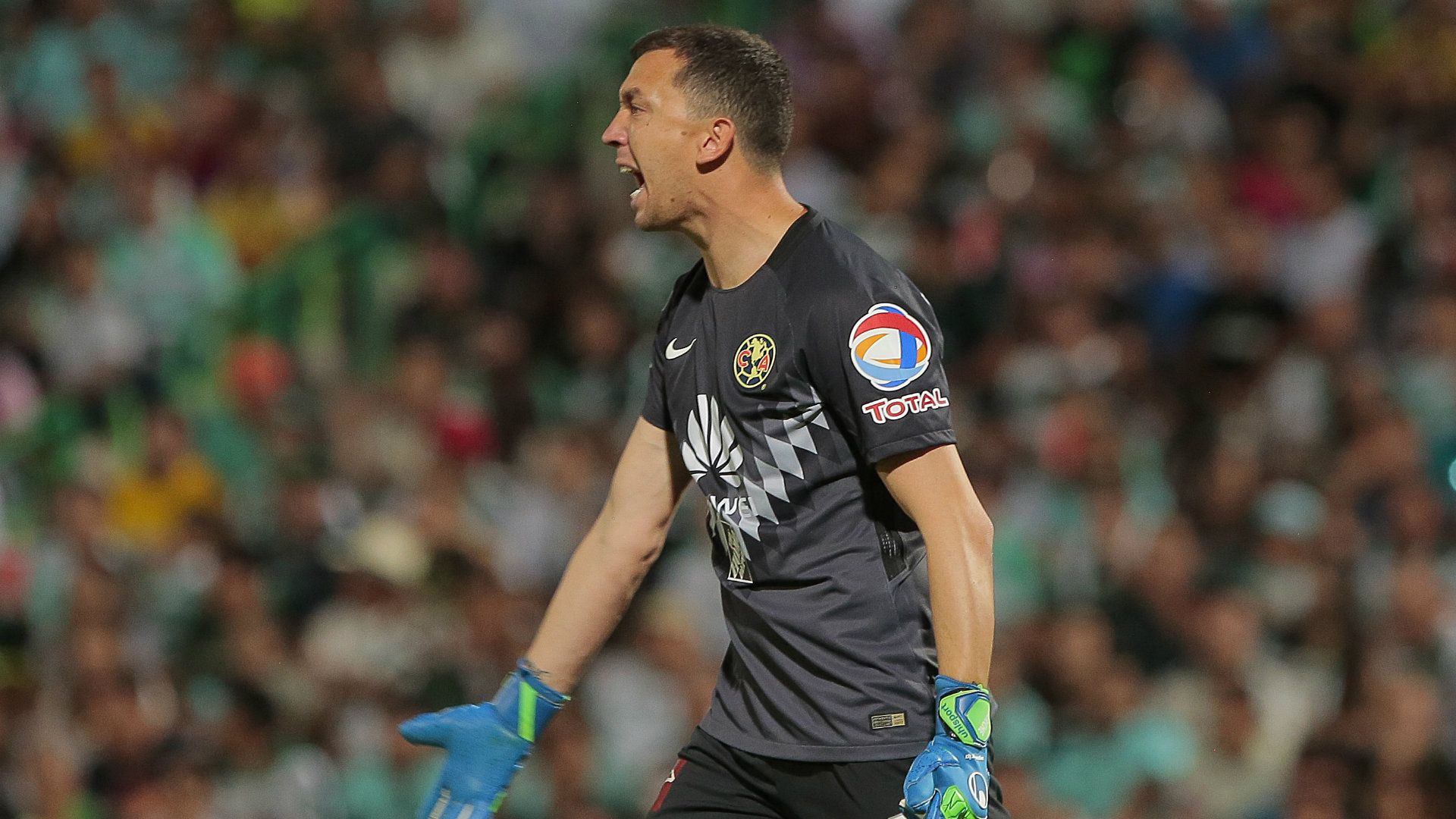 Agustín Marchesín América 110518