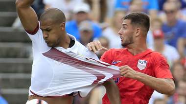 Salomon Rondon Matt Miazga Venezuela USA 2019