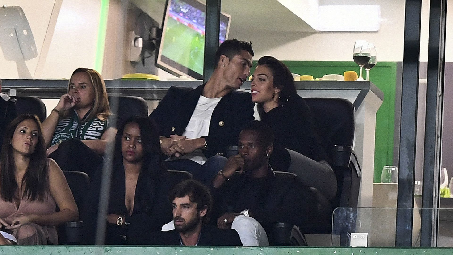 Cristiano Ronaldo Georgina Rodriguez watching Sporting CP