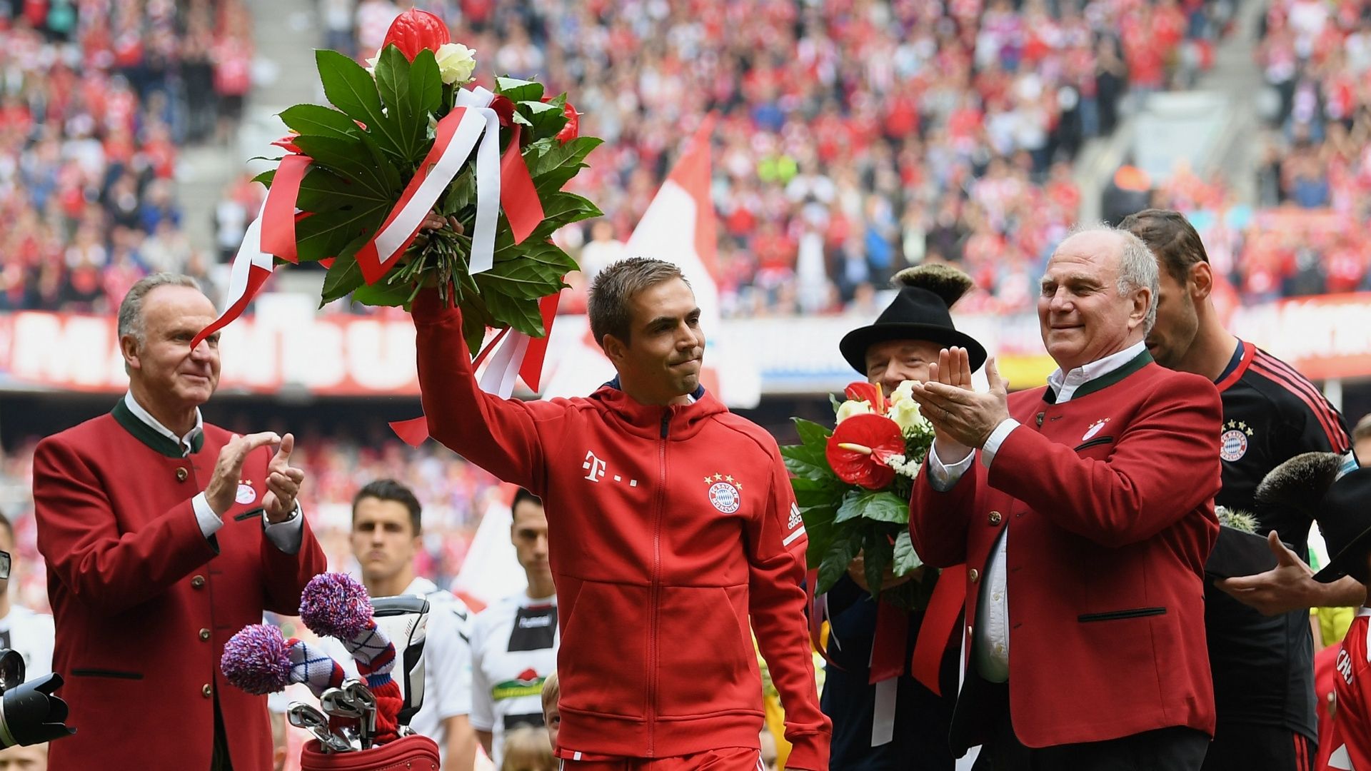 Haru Dan Meriah, Perpisahan Philipp Lahm & Xabi Alonso Plus Pesta Juara Bayern Munich