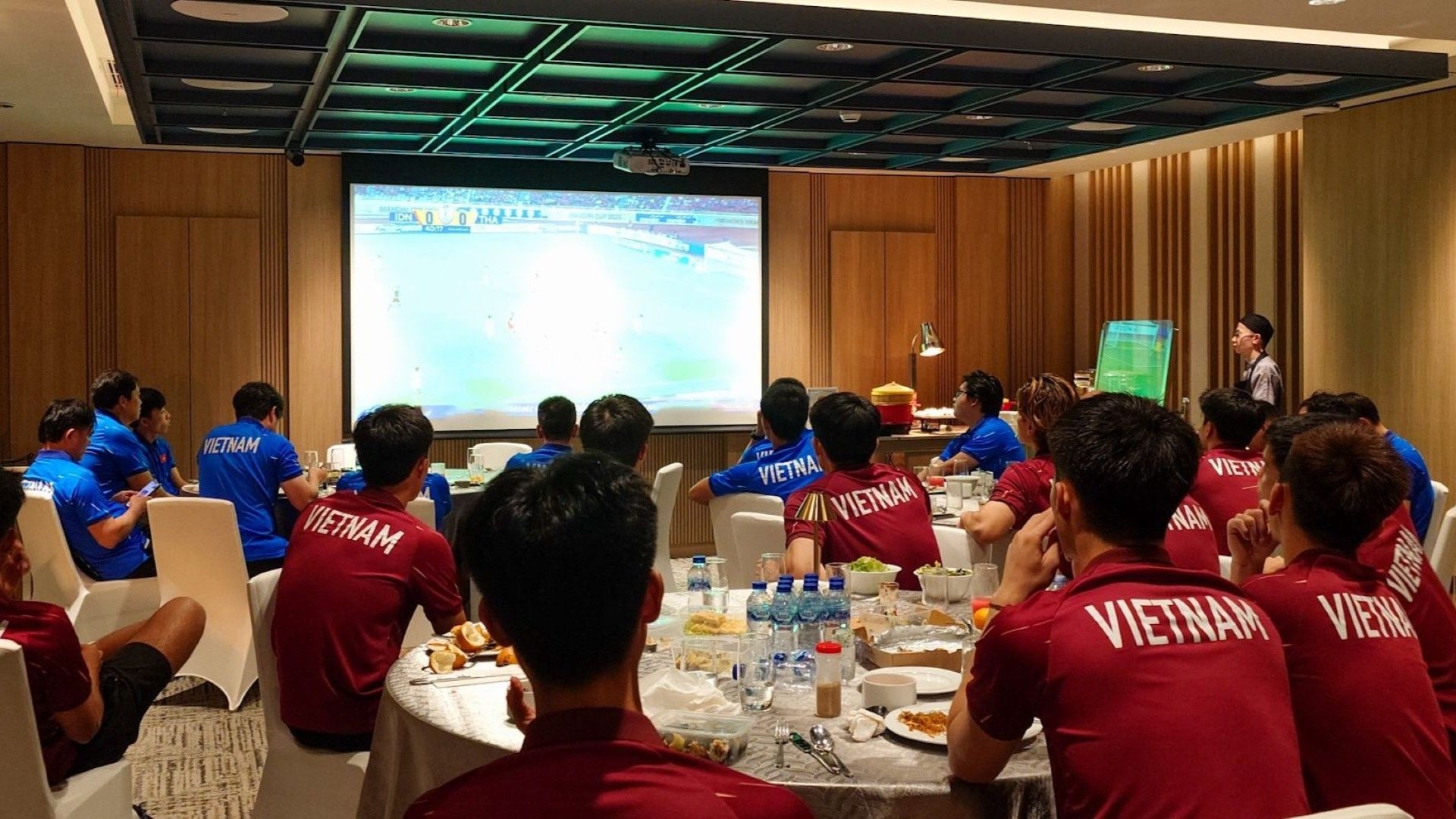 Vietnam U-23 Nonton Bareng