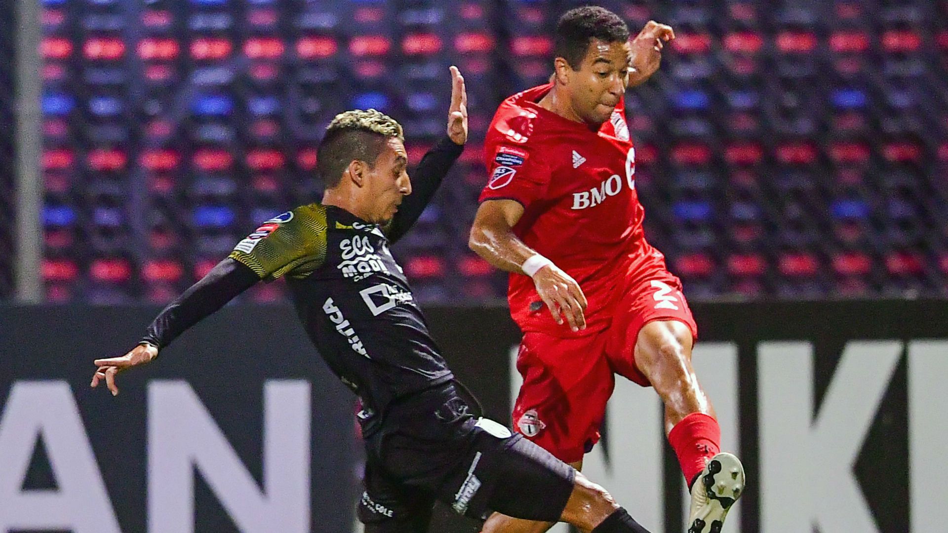 Omar Cordoba Justin Morrow Toronto FC Independiente Concacaf Champions League 2019