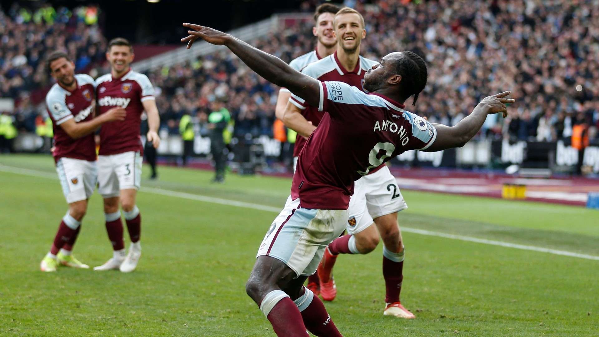 Michail Antonio West Ham Tottenham 2021-22