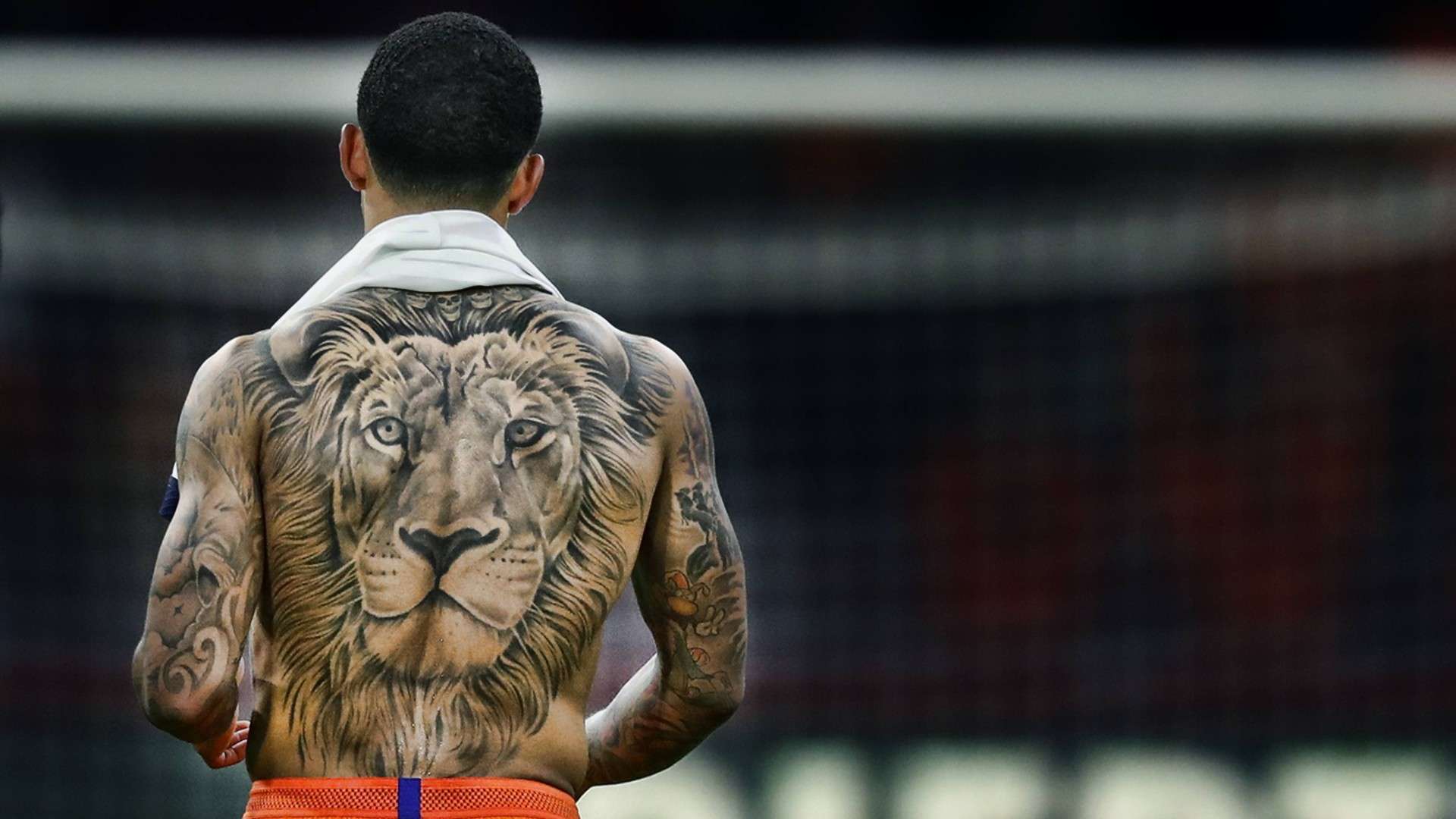 ONLY GERMANY Memphis Depay Tattoo