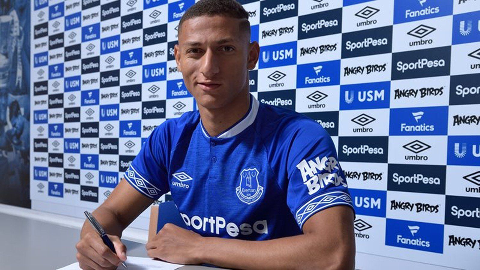 Richarlison chega ao Everton