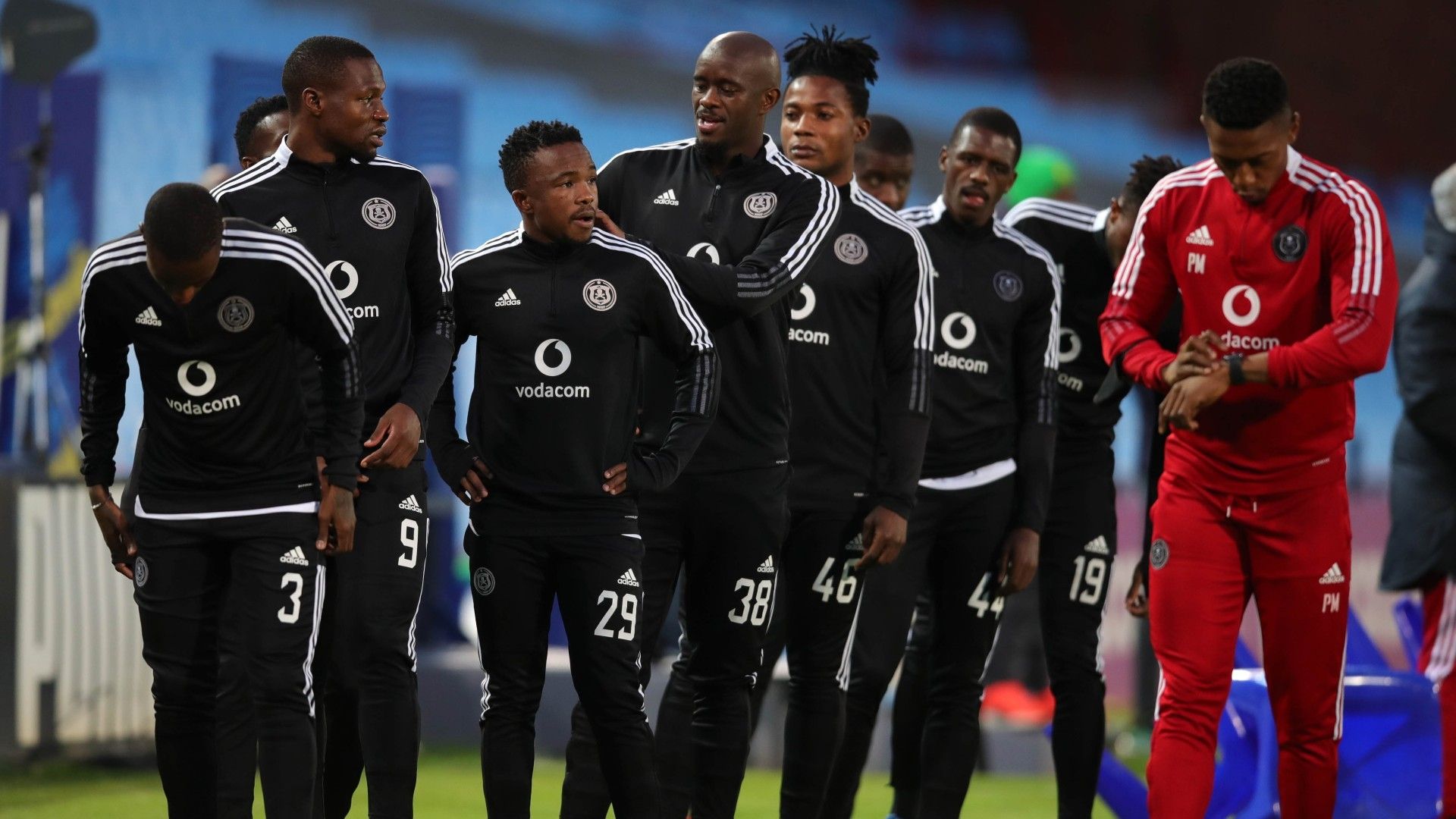 Orlando Pirates fans turn on players, Davids and Ncikazi after Nedbank Cup  exit | Goal.com Nigeria