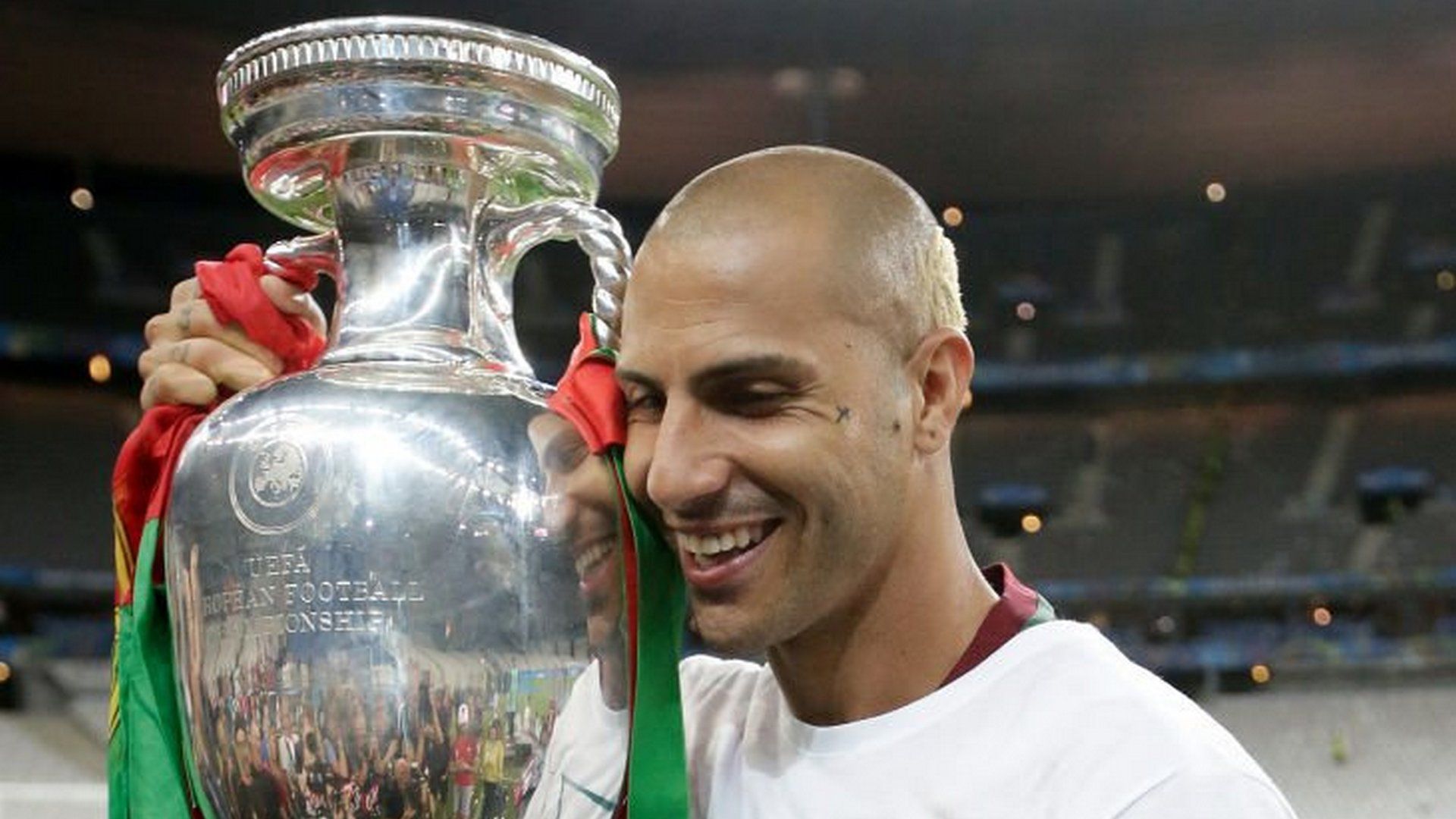 Ricardo Quaresma EURO 2016 trophy