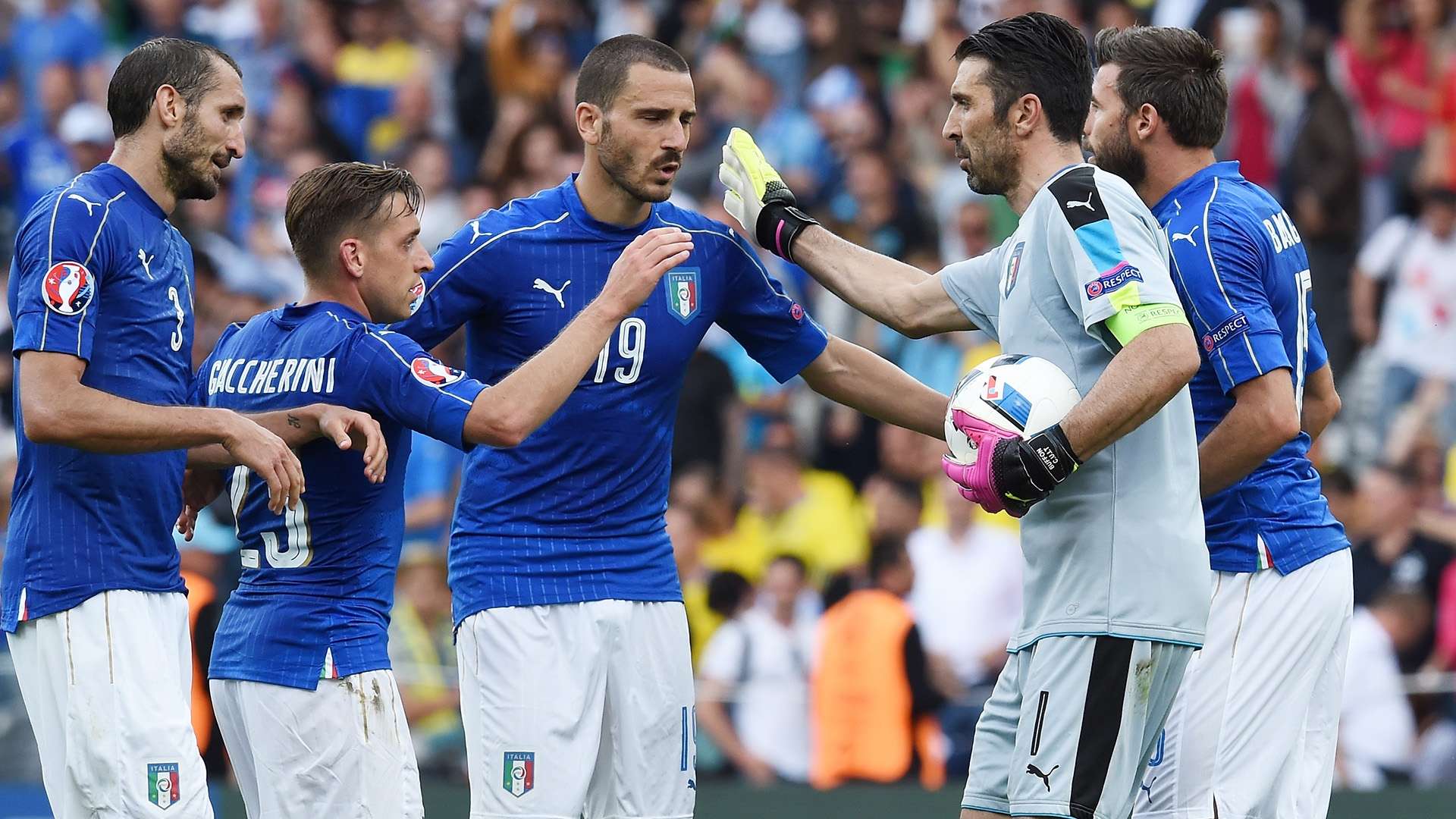 Chiellini Bonucci Buffon Italy celebrating vs Sweden