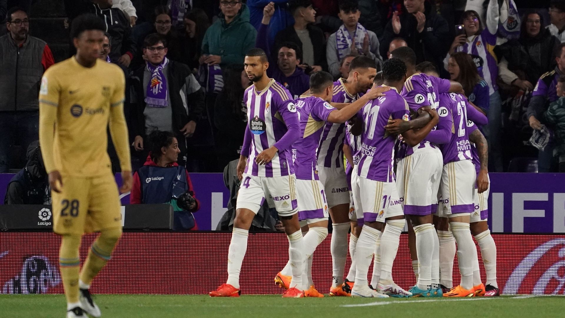 Эли валенсия. Пещера вальядолид испания. Вальядолид (испания). Фк вальядолид стадион новый. Вальядолид время.