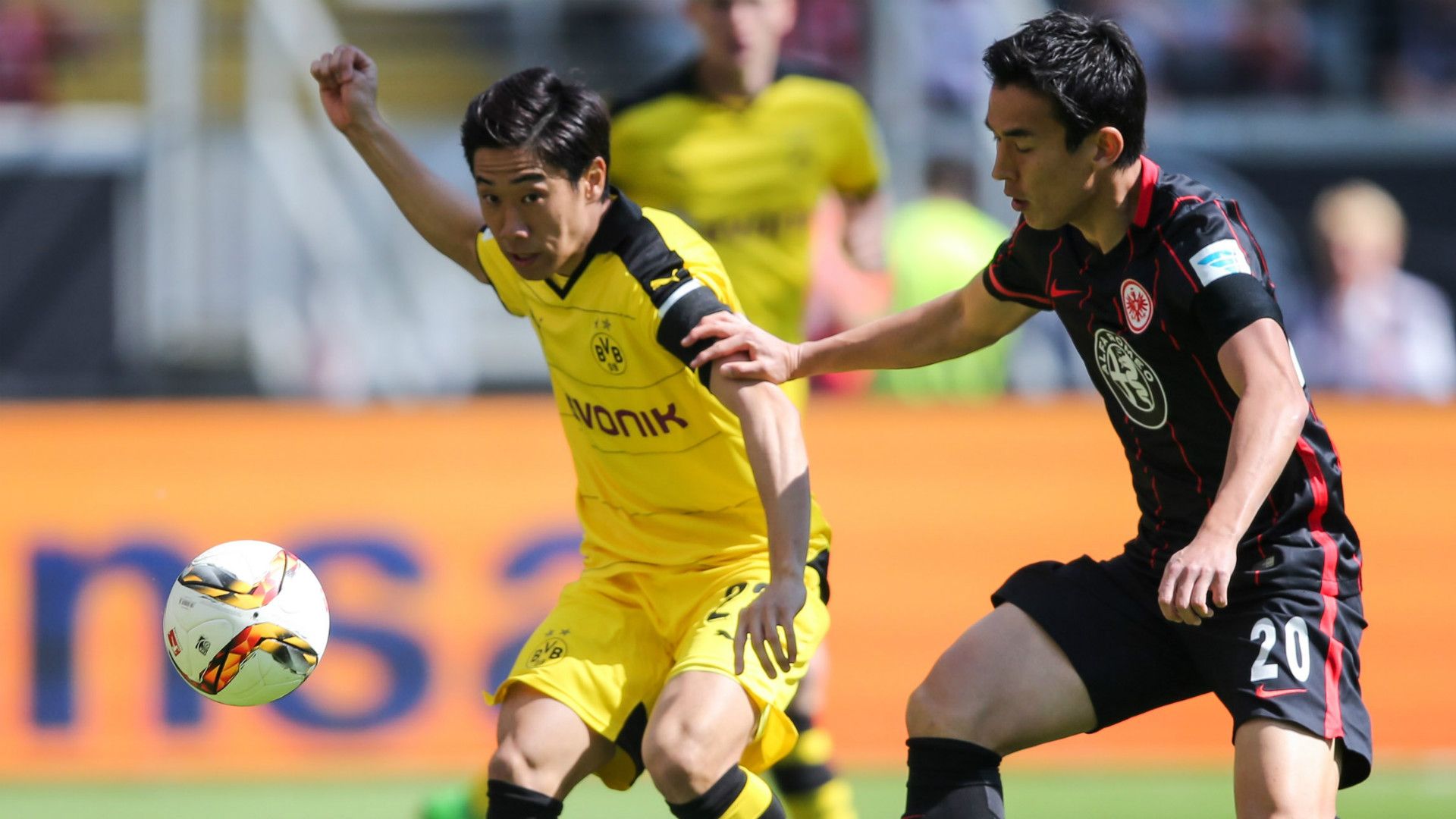 SHINJI KAGAWA BORUSSIA DORTMUND MAKOTO HASEBE EINTRACHT FRANKFURT GERMAN BUNDESLIGA 07052016