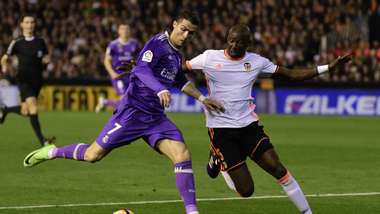 Cristiano Ronaldo Mangala Valencia Real Madrid