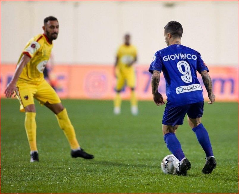 الهلال والحزم