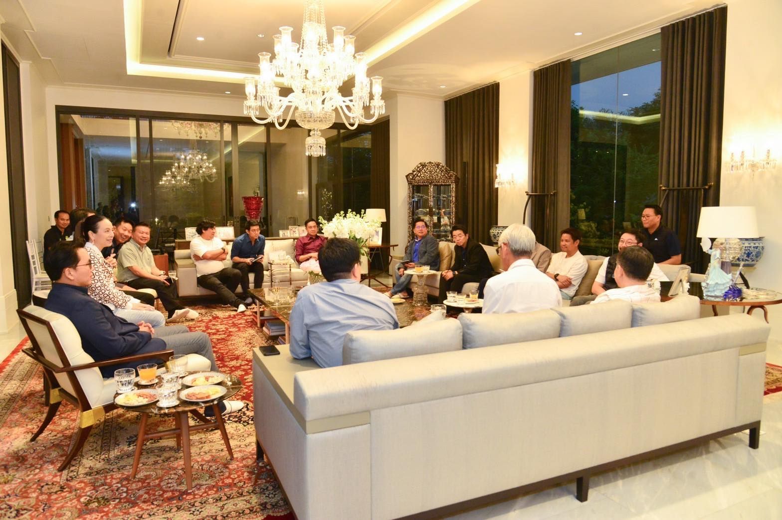 นวลพรรณ ล่ำซำ