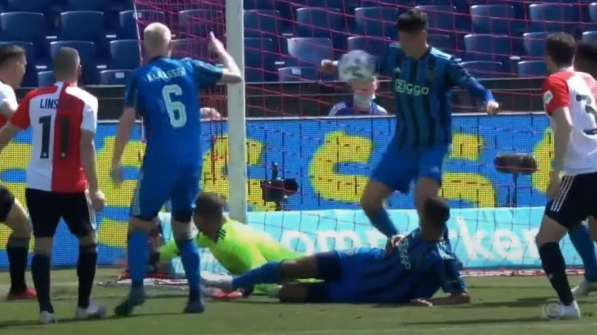 Edson Álvarez expulsión 2