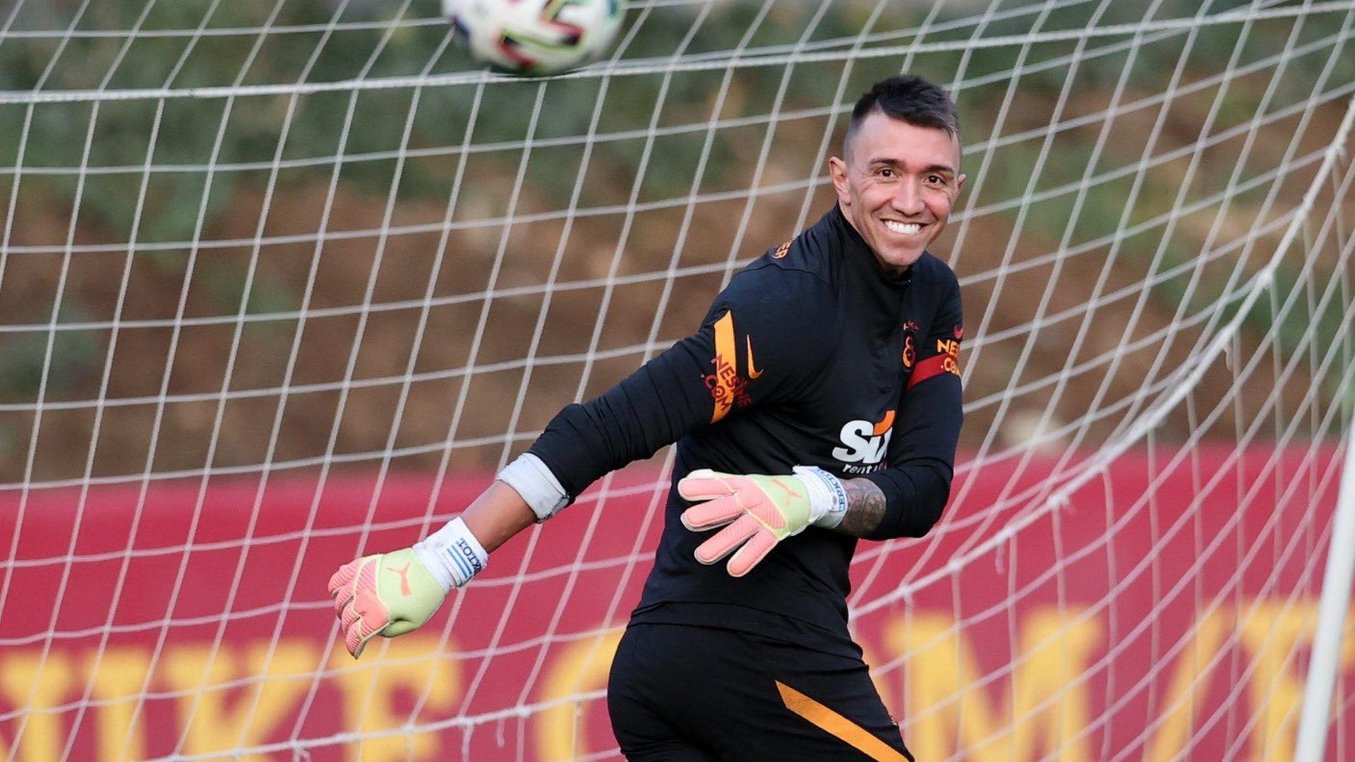 Fernando Muslera Galatasaray 2021