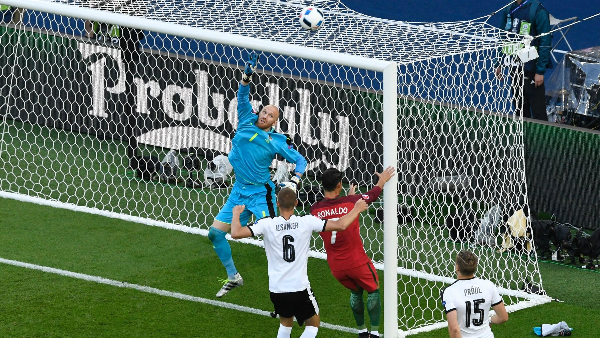 Almer Cristiano Ronaldo Portugal Austria Euro 2016 06182016