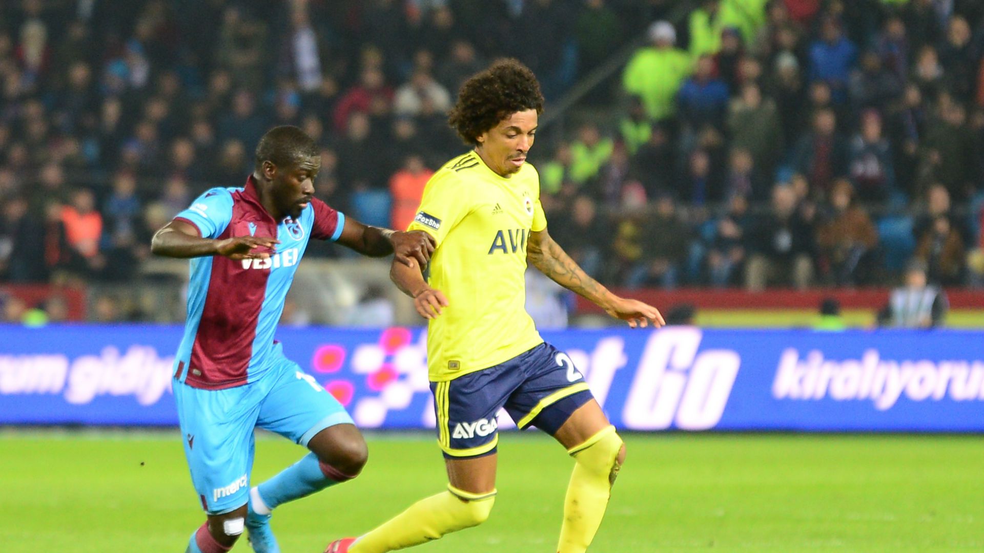 Luiz Gustavo Trabzonspor v Fenerbahce 02012020