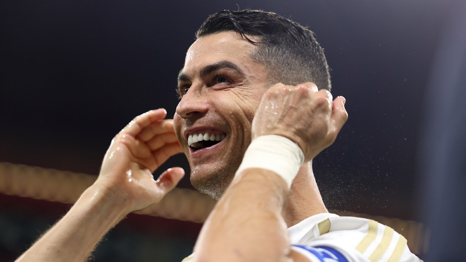 Lionel Messi và Cristiano Ronaldo: Câu chuyện đối đầu vĩ đại trong lịch sử bóng đá