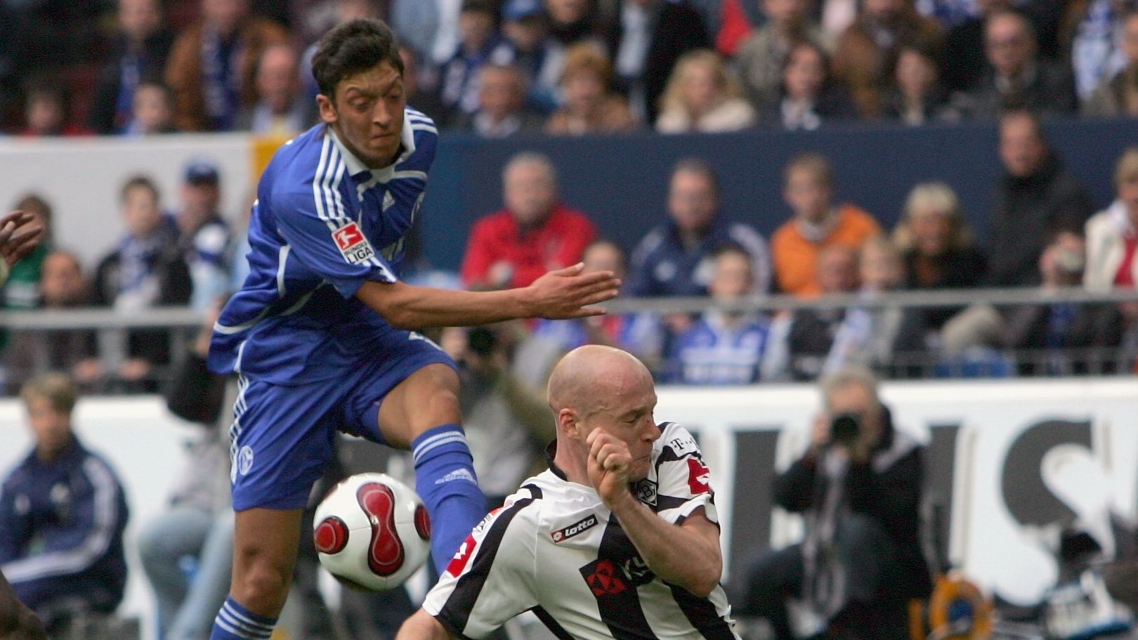 Mesut Ozil Schalke 04 Bundesliga