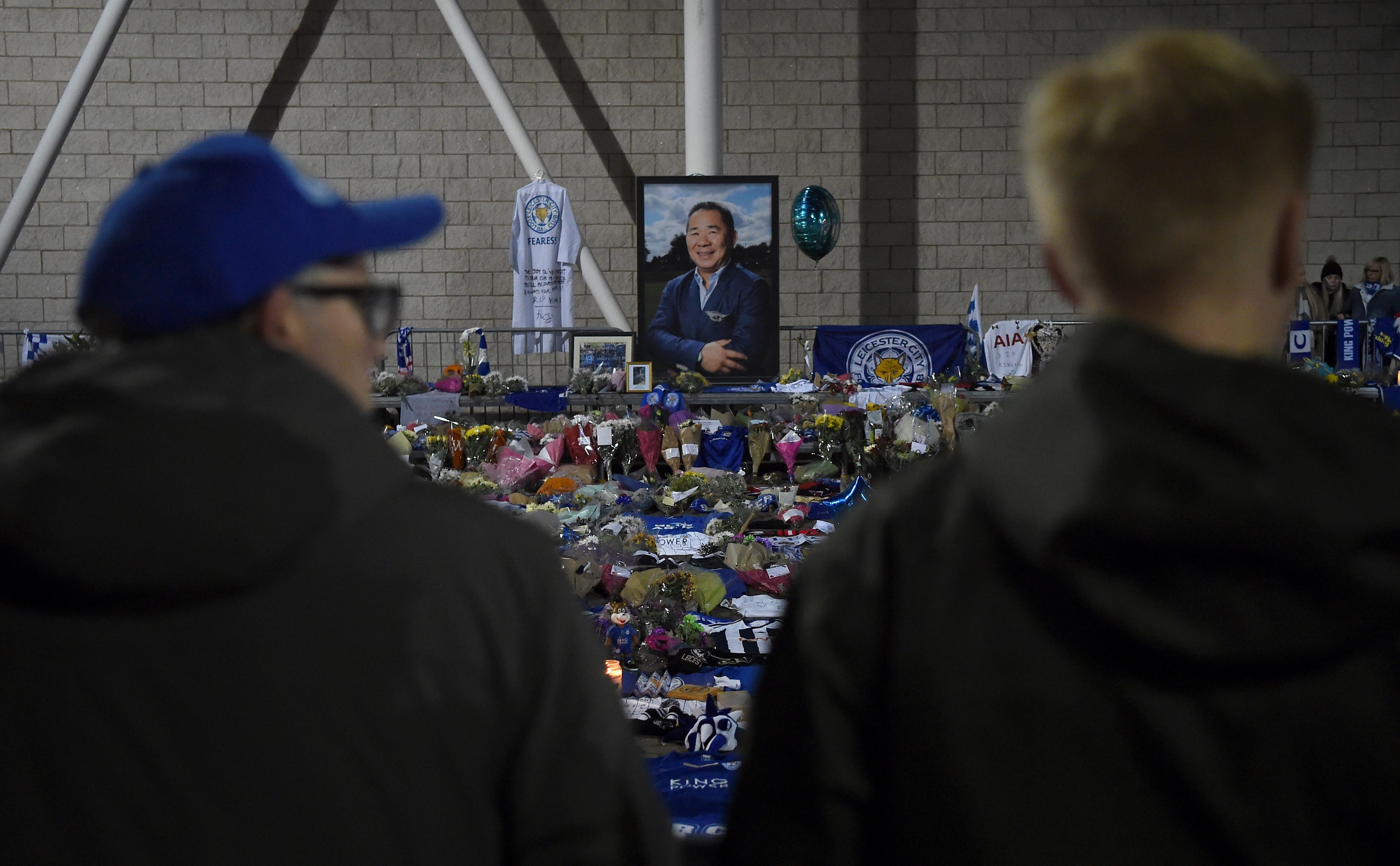 วันจิ้งจอกเศร้า : ประมวลภาพไว้อาลัยประธานวิชัย