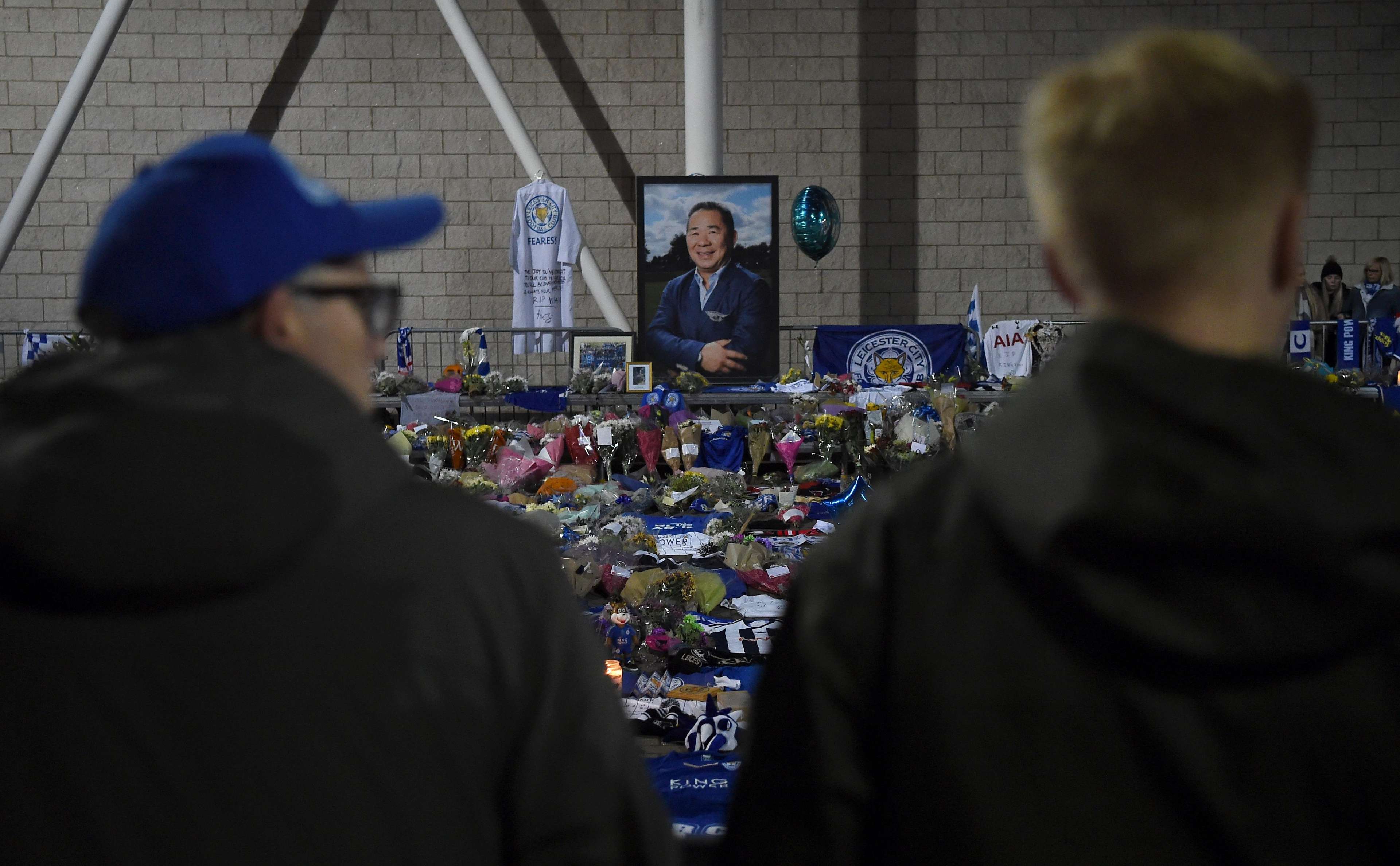 วันจิ้งจอกเศร้า : ประมวลภาพไว้อาลัยประธานวิชัย