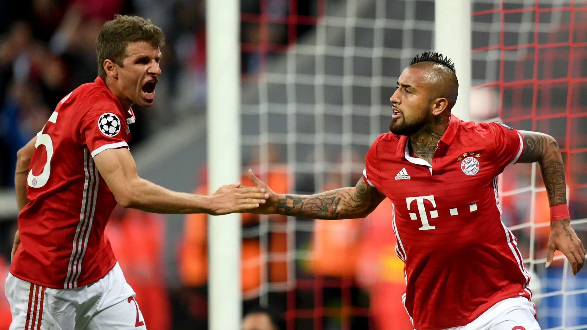 Thomas Muller Arturo Vidal Bayern Munich