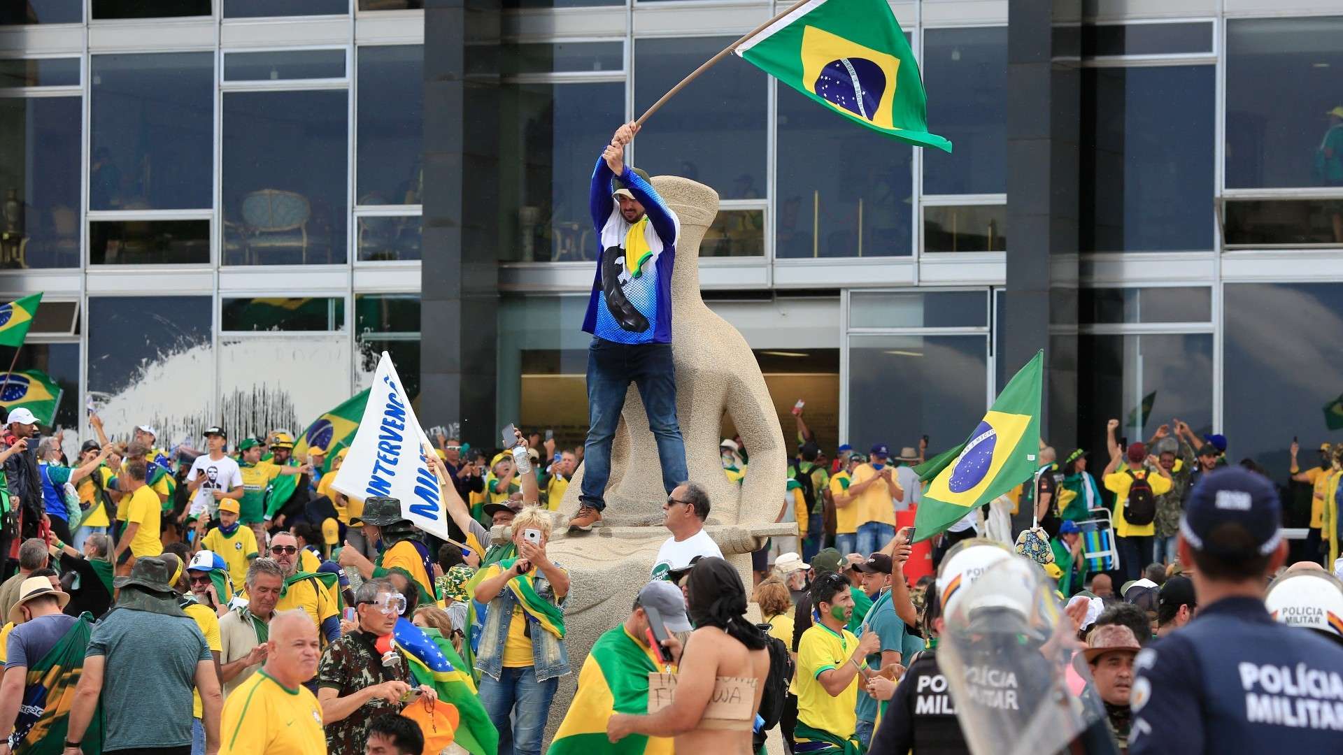 Bolsonaro supporters waving flag