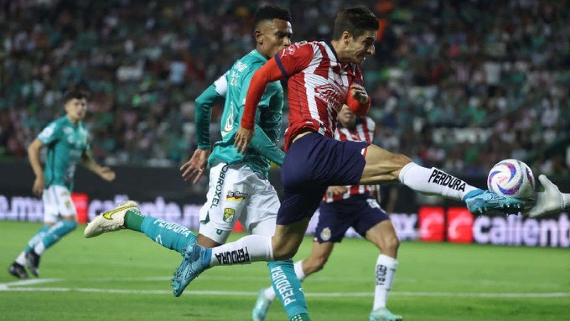 Isaac Brizuela Chivas Apertura 2023