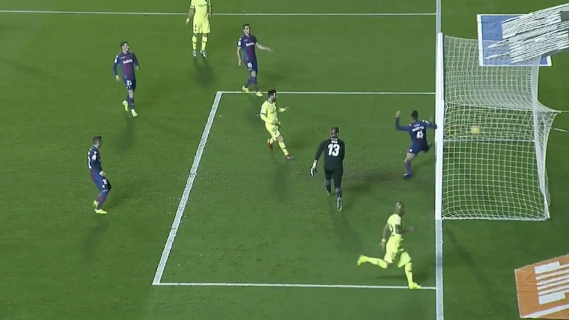 161218 Arturo Vidal asistencia a Lionel Messi