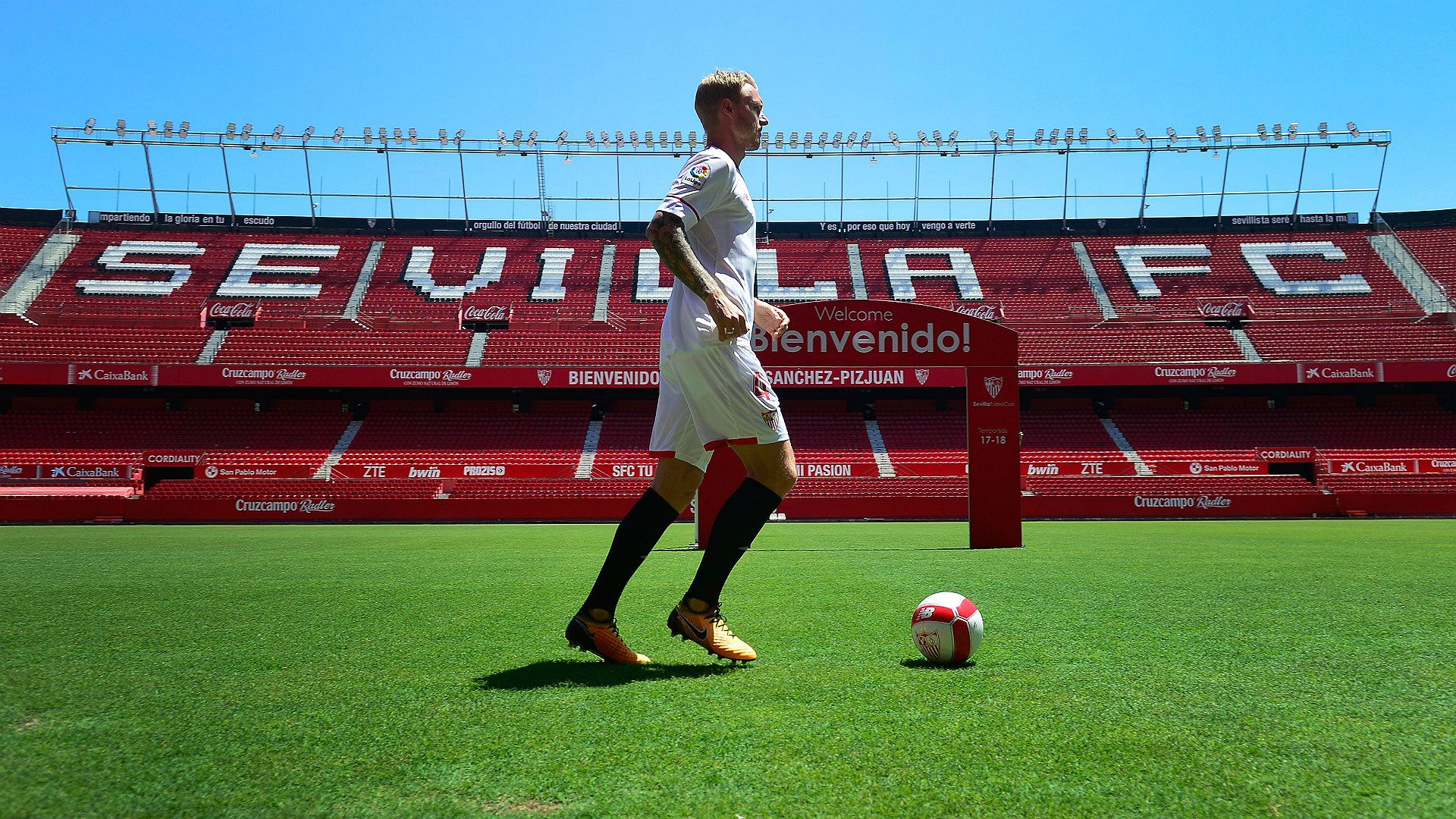 Simon Kjaer Sevilla unveiling