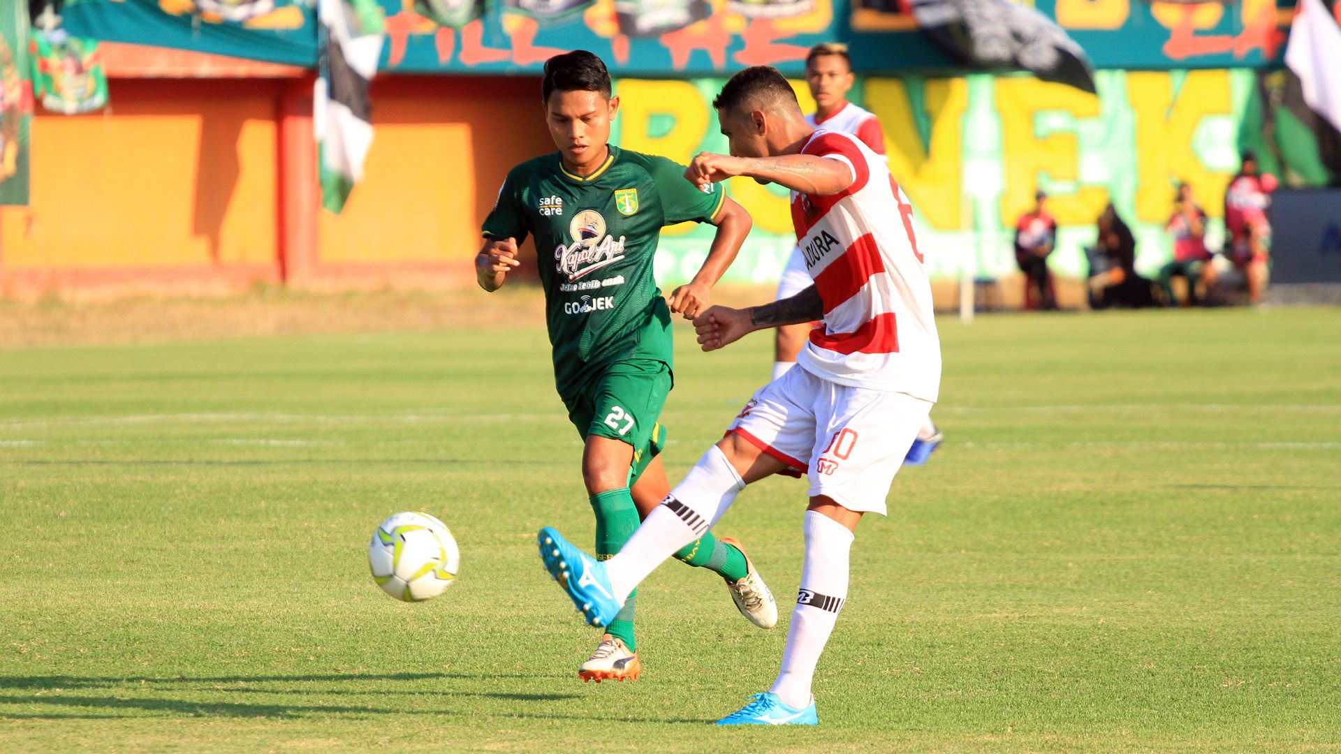 Alberto Goncalves - Madura United & Fandi Eko Utomo - Persebaya