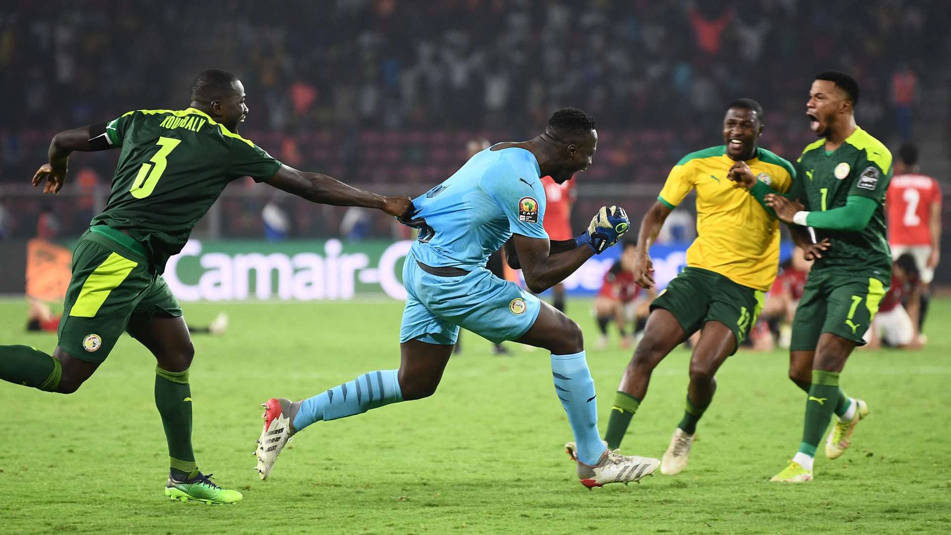Senegal Egypt celebrate AFCON 2021