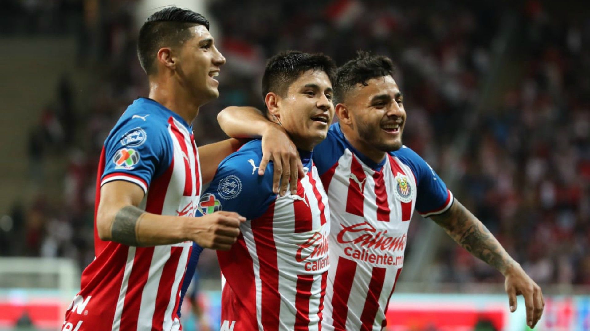 Chivas Chofis López Alan Pulido Alexis Vega