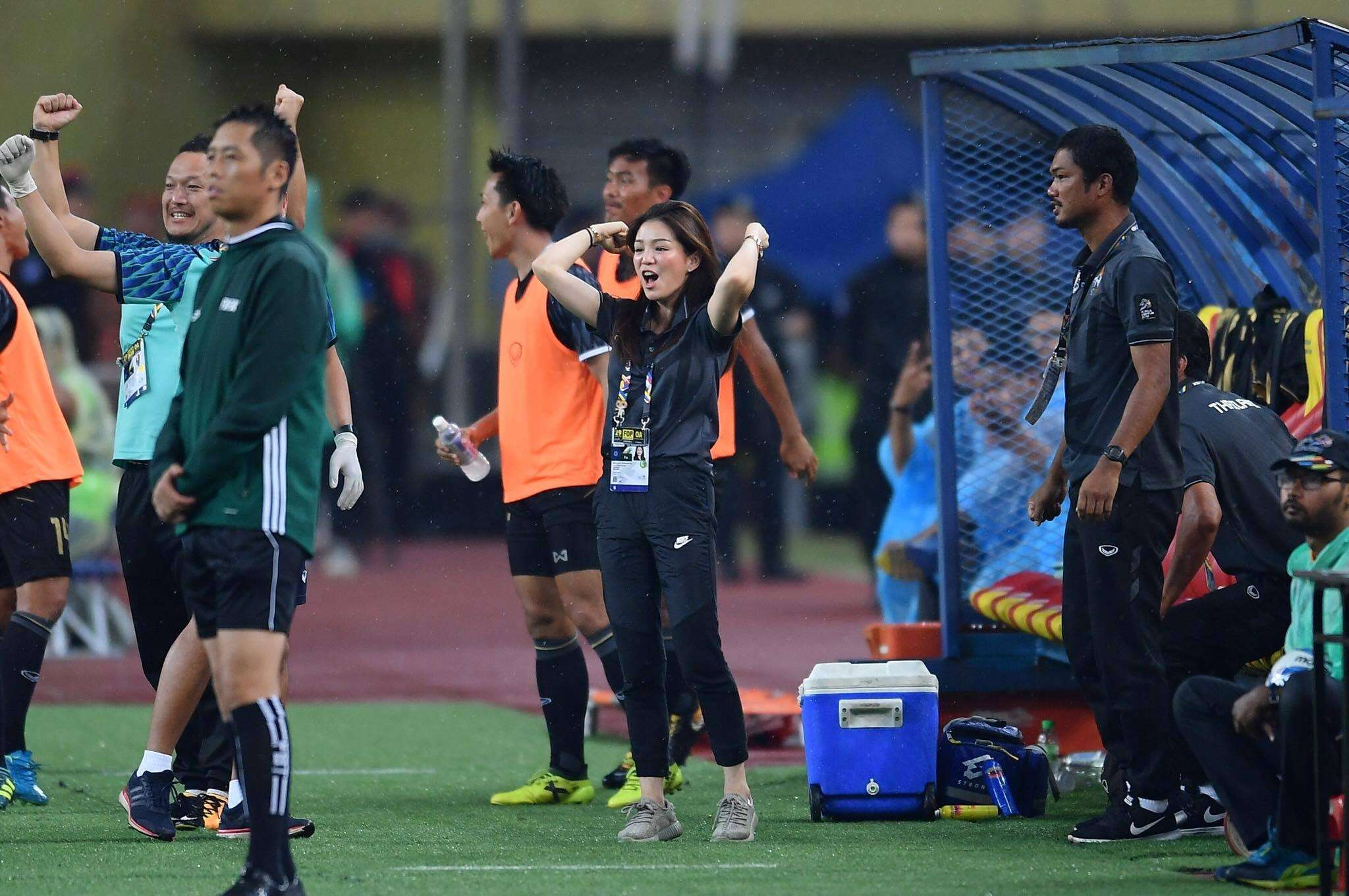 วทันยา วงษ์โอภาสี