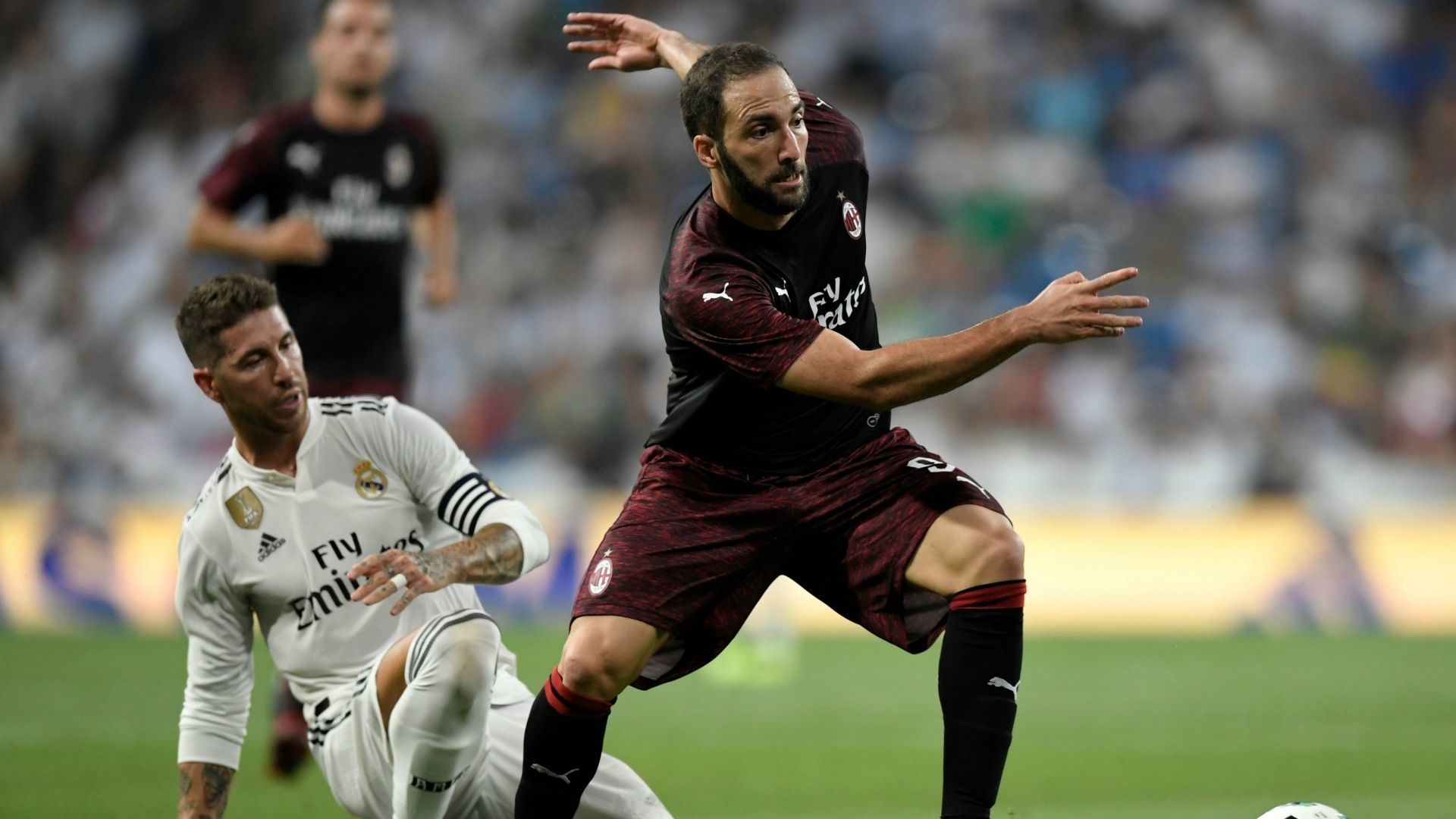 Sergio Ramos Gonzalo Higuain Real Madrid Milan Friendlies 08112018