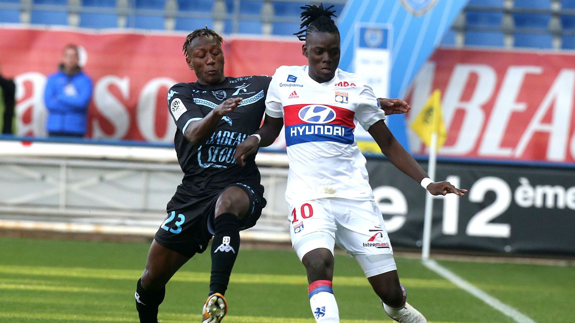 Charles Traore Bertrand Traore Troyes Lyon Ligue 1 22102017