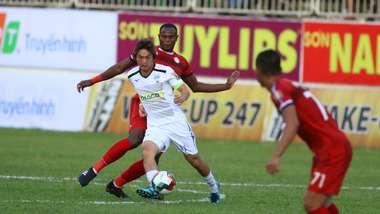 Nguyen Tuan Anh vs Joel Vinicius HAGL Ho Chi Minh City V.League 2019