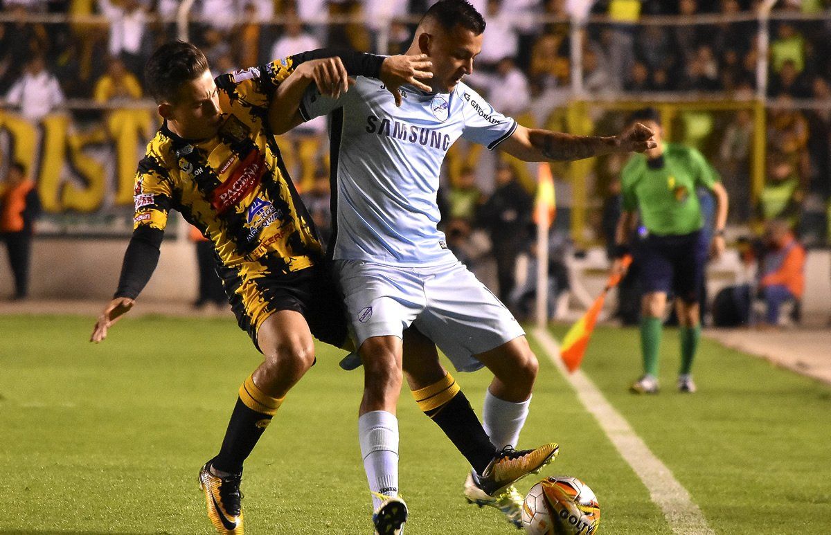 Bolívar frente a The Strongest