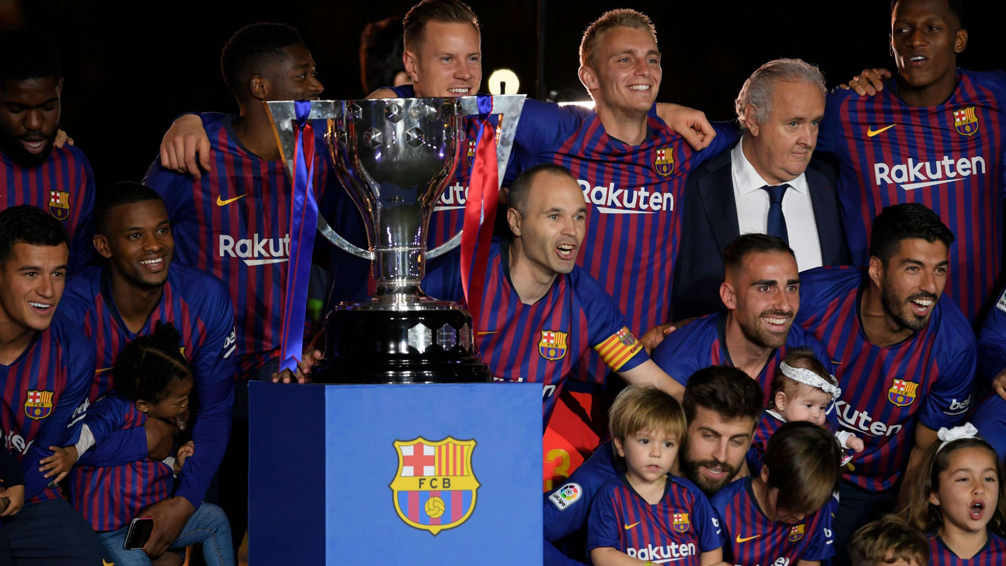 Barcelona La Liga title trophy 2017-18