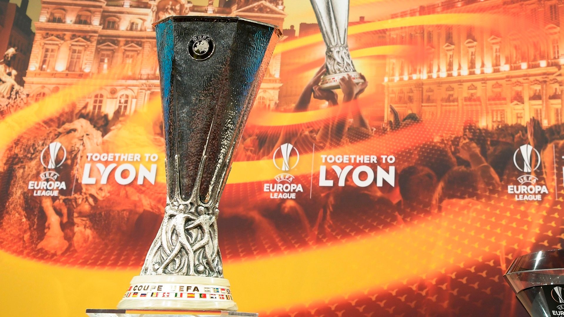 2018-03-16 europa league trophy