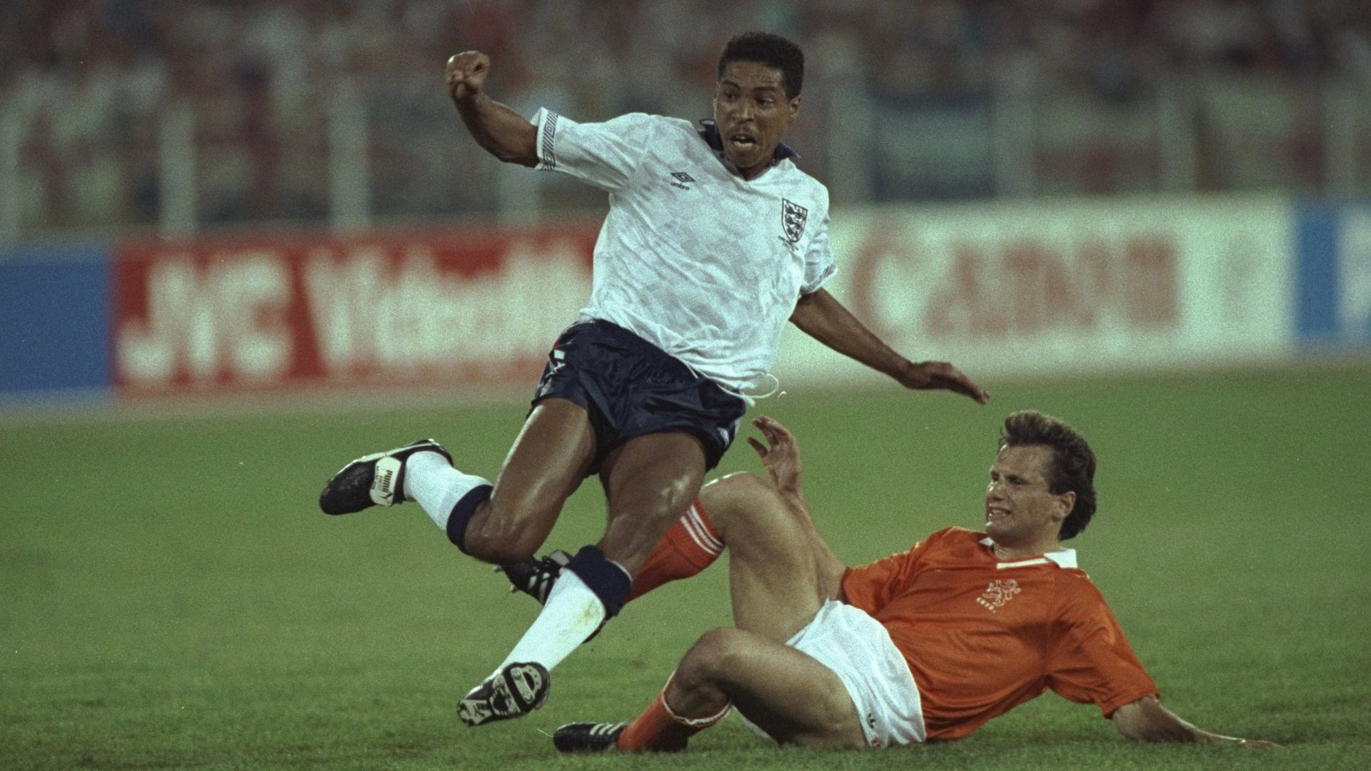 Des Walker England