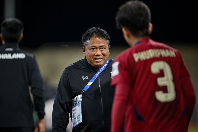 จเด็จ มีลาภ